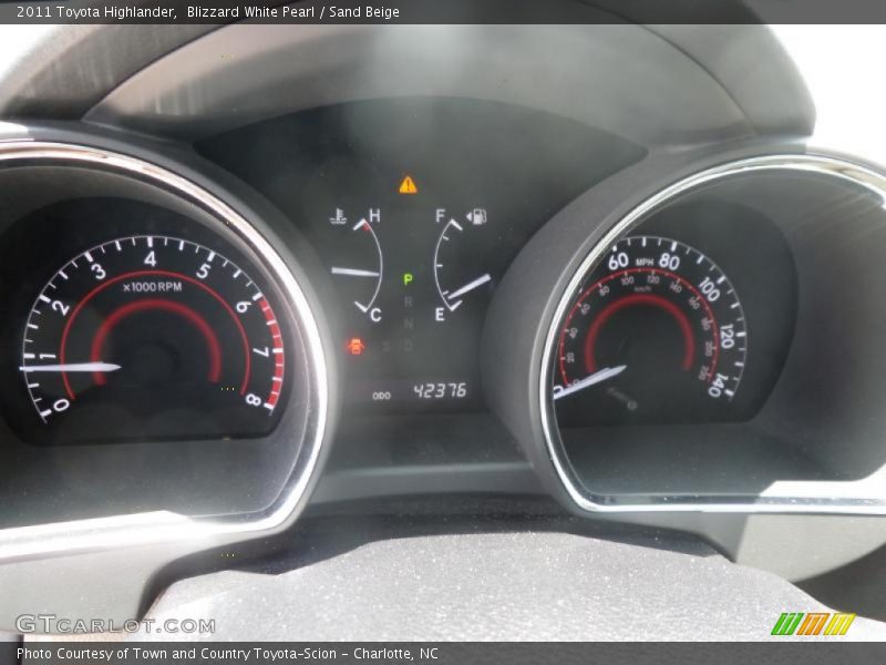 Blizzard White Pearl / Sand Beige 2011 Toyota Highlander