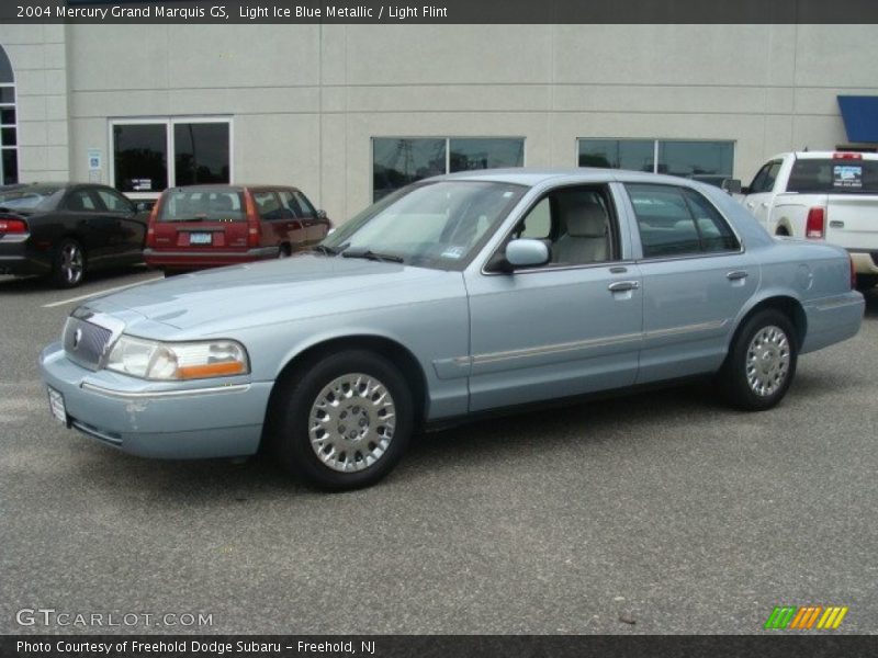 Front 3/4 View of 2004 Grand Marquis GS