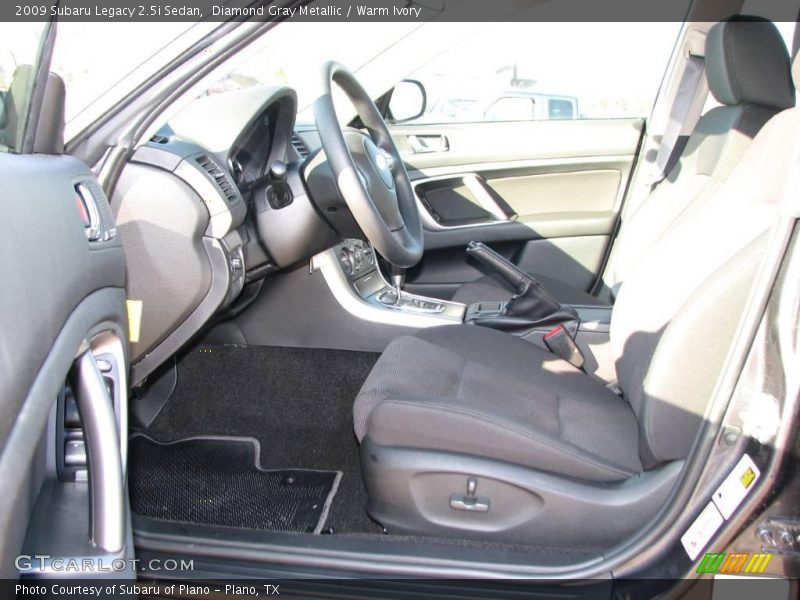 Diamond Gray Metallic / Warm Ivory 2009 Subaru Legacy 2.5i Sedan