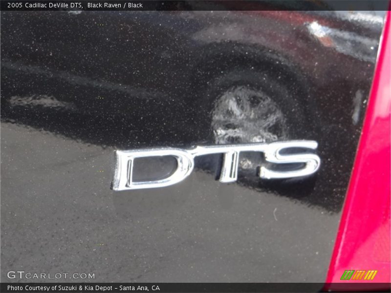 Black Raven / Black 2005 Cadillac DeVille DTS