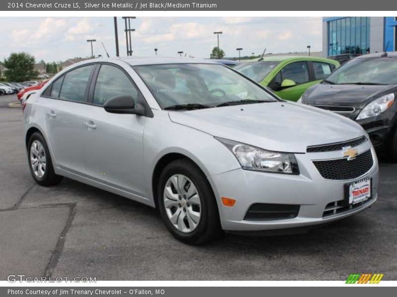 Silver Ice Metallic / Jet Black/Medium Titanium 2014 Chevrolet Cruze LS