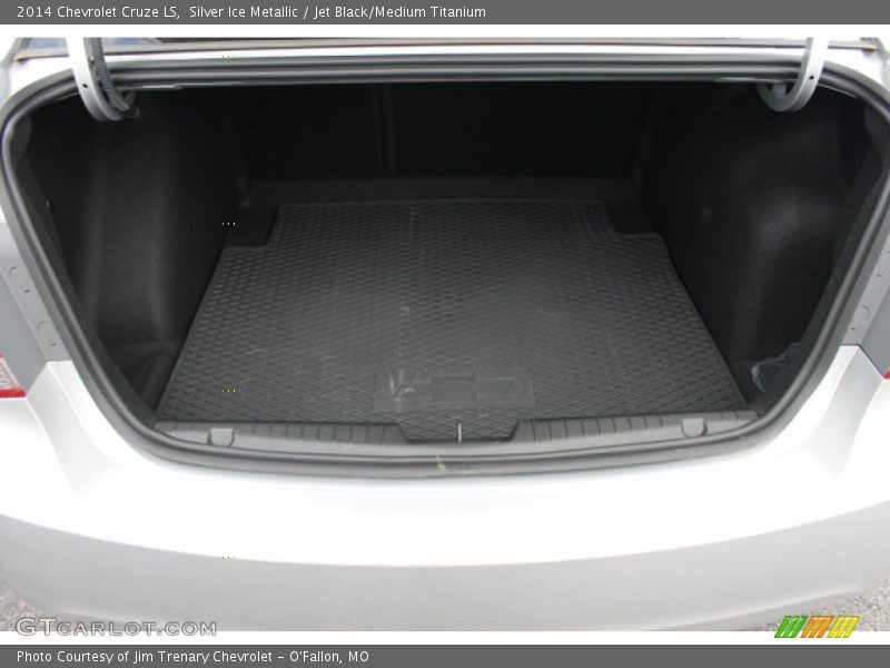 Silver Ice Metallic / Jet Black/Medium Titanium 2014 Chevrolet Cruze LS