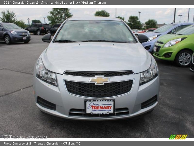 Silver Ice Metallic / Jet Black/Medium Titanium 2014 Chevrolet Cruze LS
