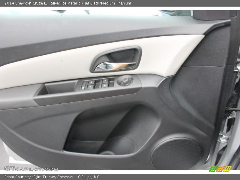 Silver Ice Metallic / Jet Black/Medium Titanium 2014 Chevrolet Cruze LS
