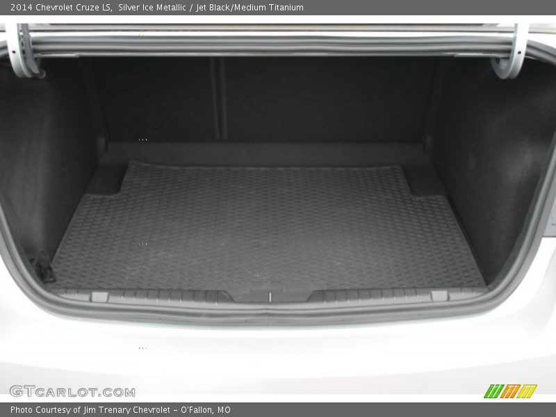 Silver Ice Metallic / Jet Black/Medium Titanium 2014 Chevrolet Cruze LS