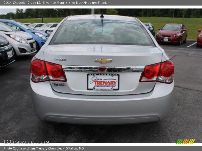 Silver Ice Metallic / Jet Black/Medium Titanium 2014 Chevrolet Cruze LS