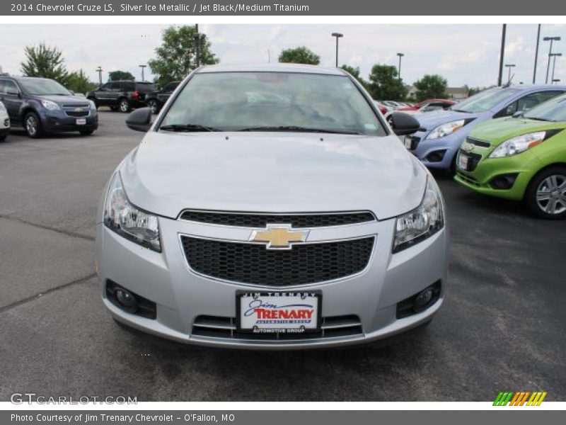 Silver Ice Metallic / Jet Black/Medium Titanium 2014 Chevrolet Cruze LS