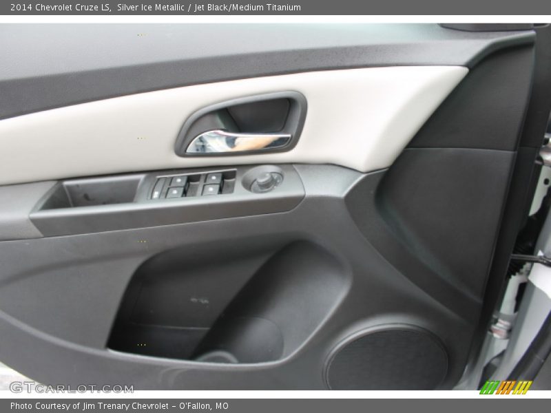 Silver Ice Metallic / Jet Black/Medium Titanium 2014 Chevrolet Cruze LS