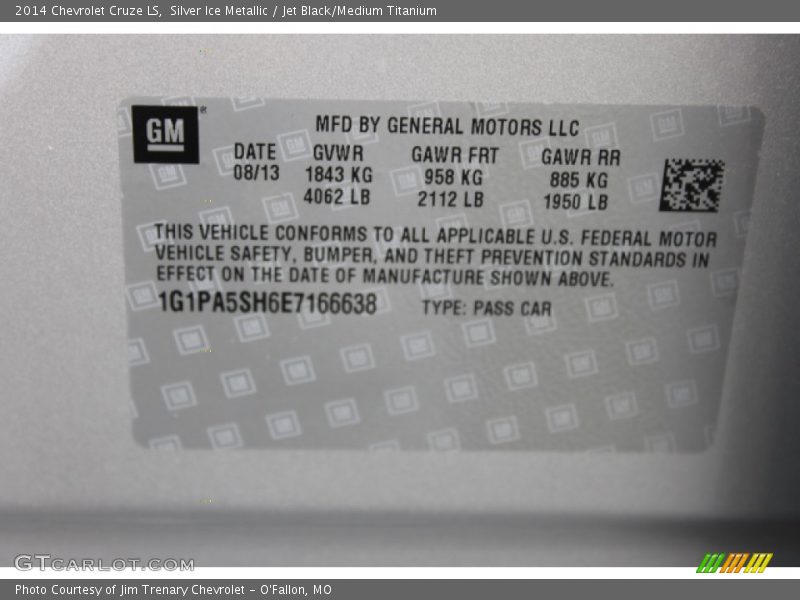 Silver Ice Metallic / Jet Black/Medium Titanium 2014 Chevrolet Cruze LS