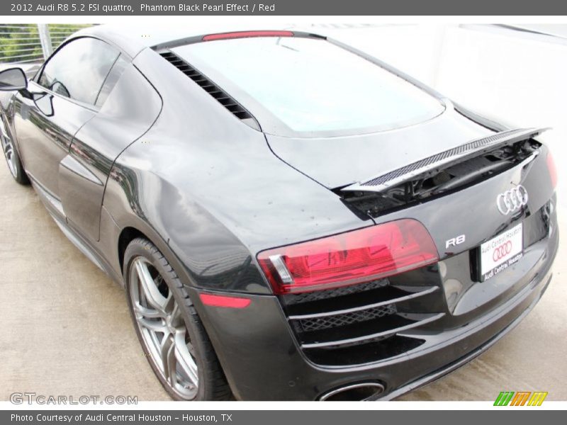Phantom Black Pearl Effect / Red 2012 Audi R8 5.2 FSI quattro