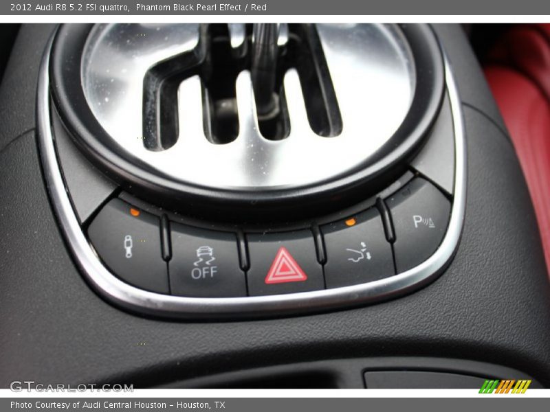 Controls of 2012 R8 5.2 FSI quattro