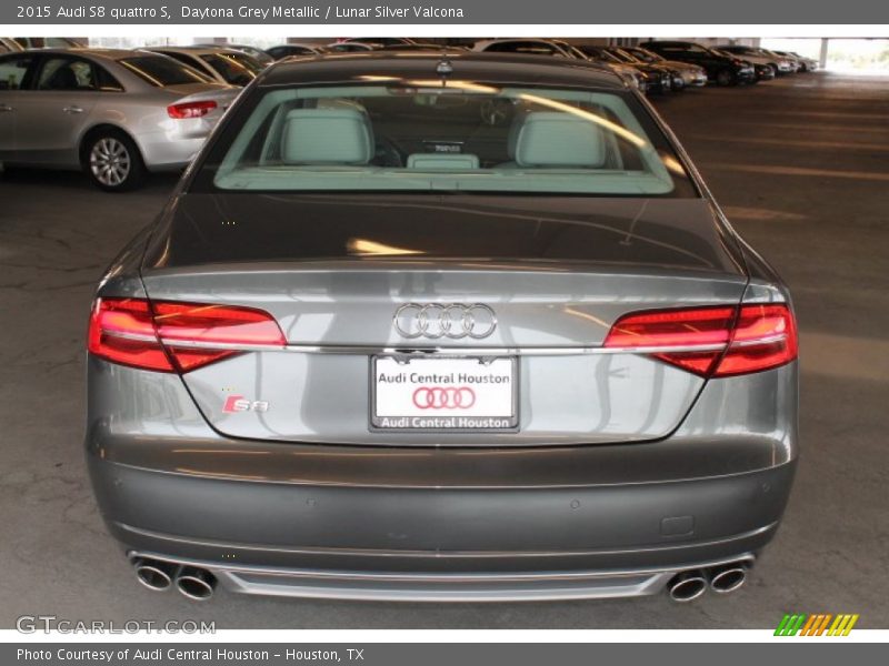 Daytona Grey Metallic / Lunar Silver Valcona 2015 Audi S8 quattro S