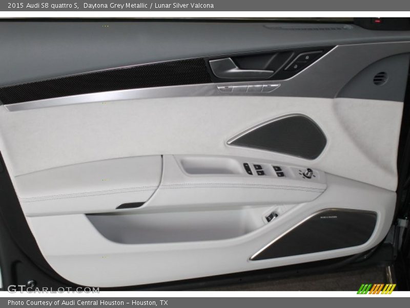 Daytona Grey Metallic / Lunar Silver Valcona 2015 Audi S8 quattro S