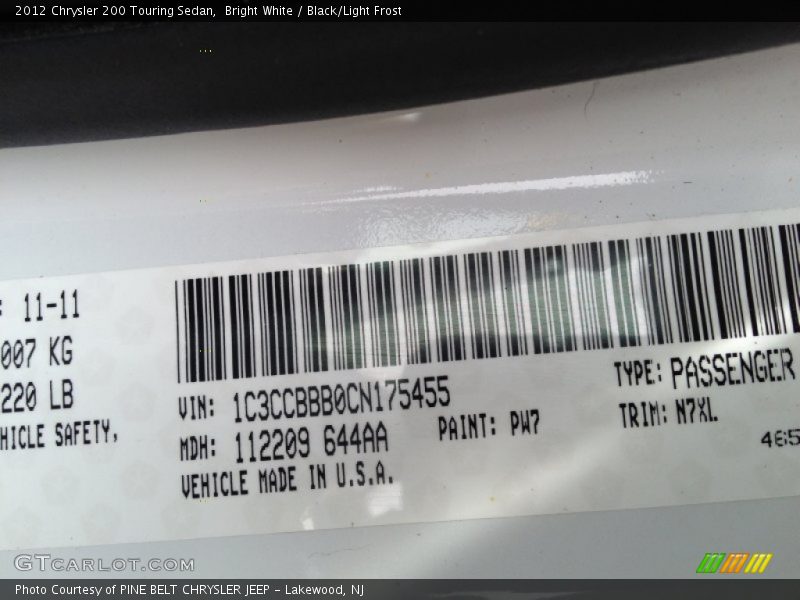 Bright White / Black/Light Frost 2012 Chrysler 200 Touring Sedan