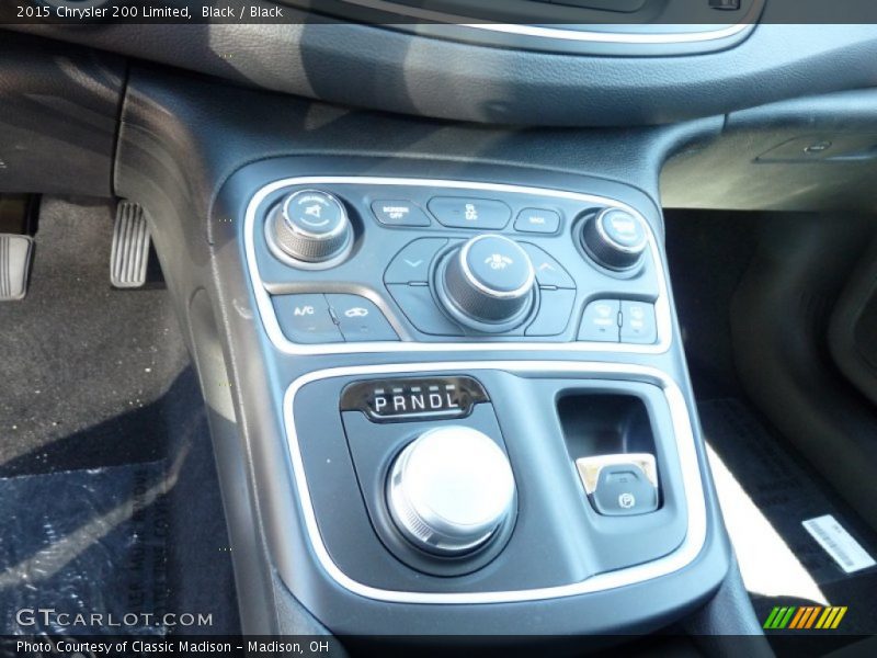 Black / Black 2015 Chrysler 200 Limited