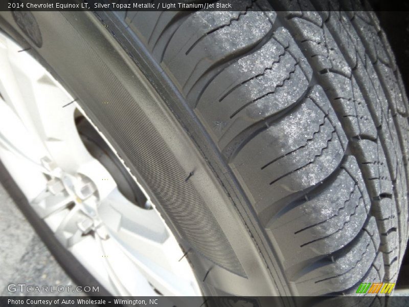 Silver Topaz Metallic / Light Titanium/Jet Black 2014 Chevrolet Equinox LT