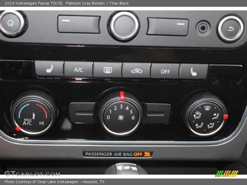Platinum Gray Metallic / Titan Black 2014 Volkswagen Passat TDI SE