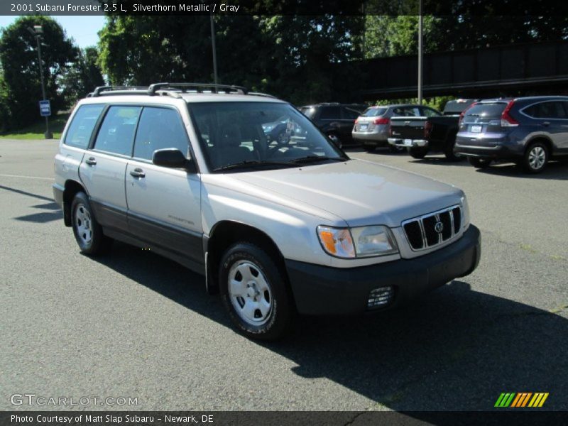 Silverthorn Metallic / Gray 2001 Subaru Forester 2.5 L