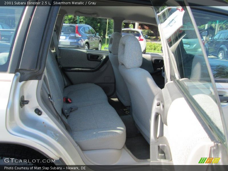 Silverthorn Metallic / Gray 2001 Subaru Forester 2.5 L