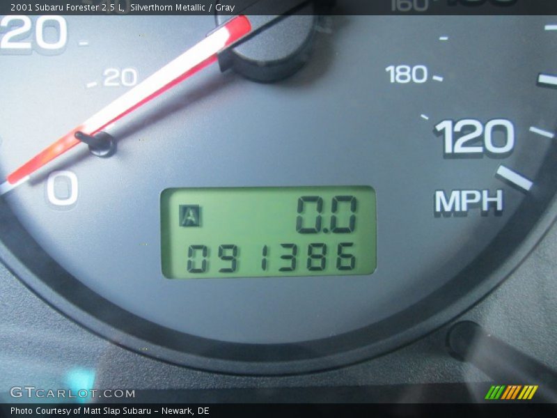 Silverthorn Metallic / Gray 2001 Subaru Forester 2.5 L