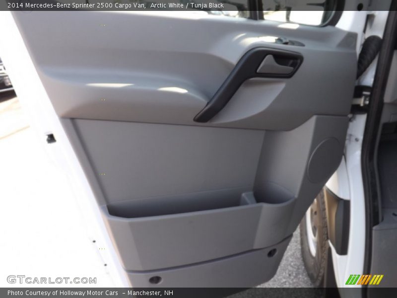 Arctic White / Tunja Black 2014 Mercedes-Benz Sprinter 2500 Cargo Van