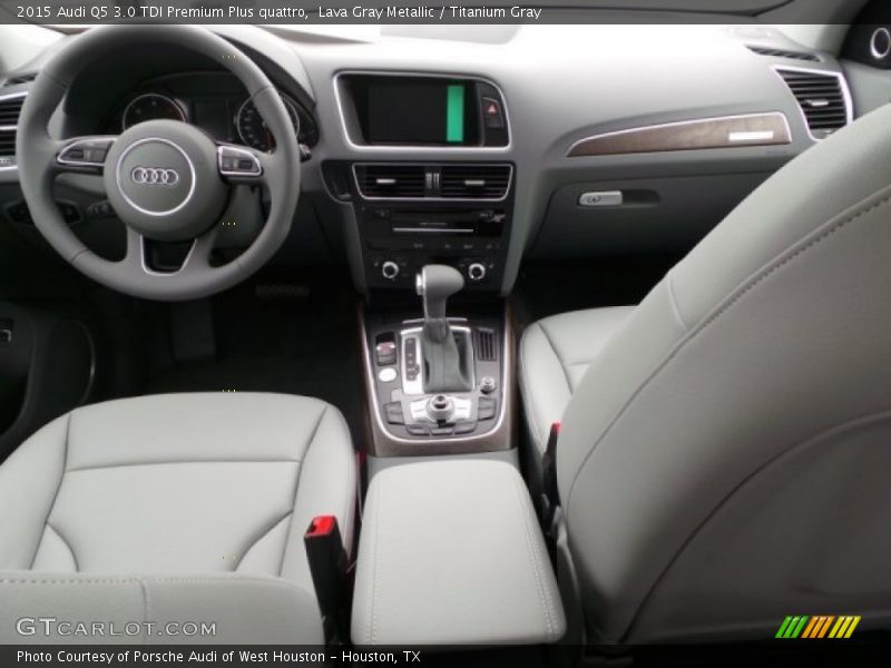 Dashboard of 2015 Q5 3.0 TDI Premium Plus quattro
