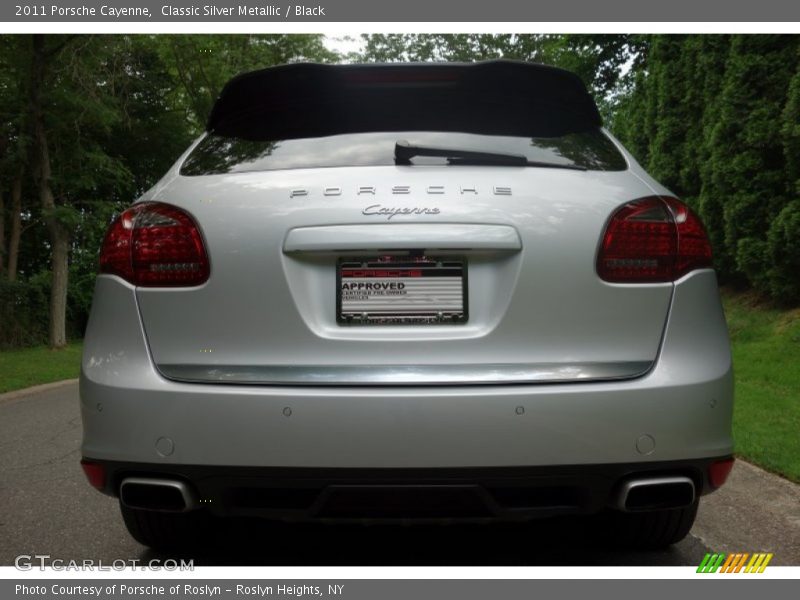Classic Silver Metallic / Black 2011 Porsche Cayenne