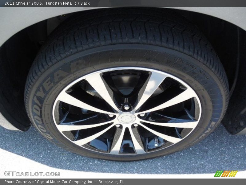 Tungsten Metallic / Black 2011 Chrysler 200 S