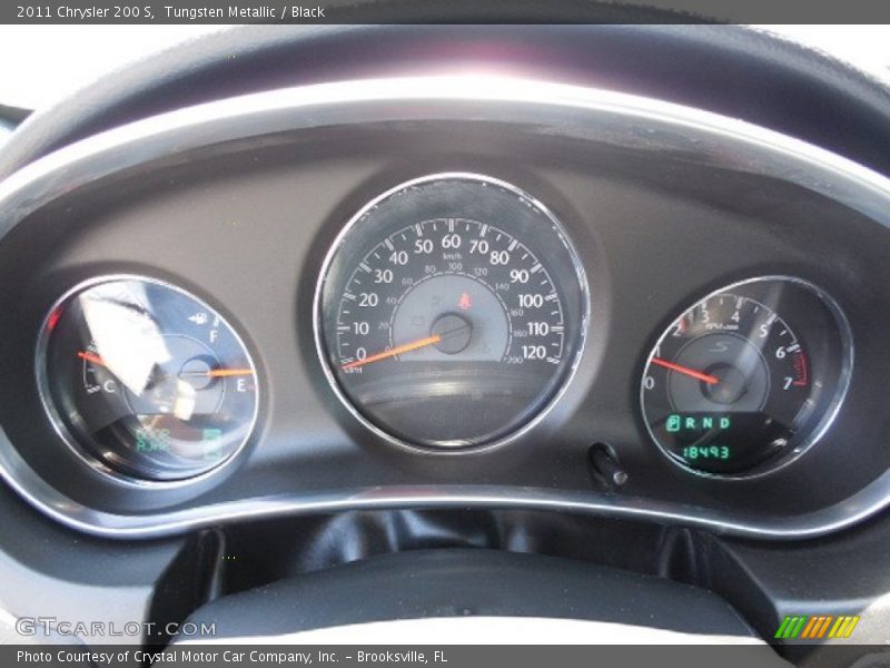 Tungsten Metallic / Black 2011 Chrysler 200 S