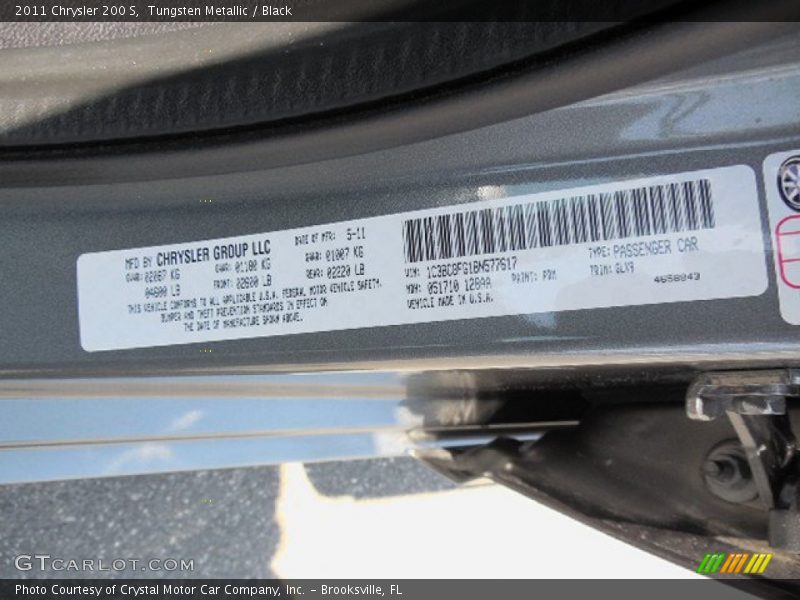Tungsten Metallic / Black 2011 Chrysler 200 S