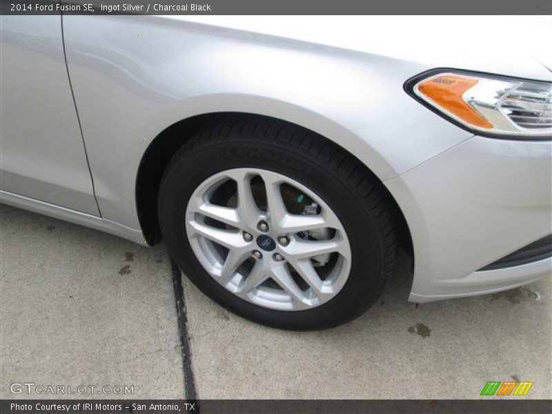 Ingot Silver / Charcoal Black 2014 Ford Fusion SE