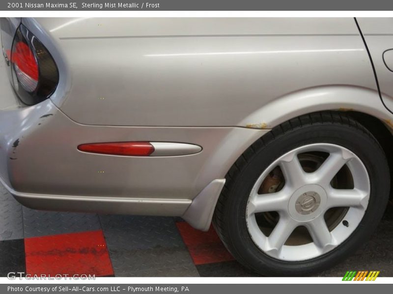 Sterling Mist Metallic / Frost 2001 Nissan Maxima SE