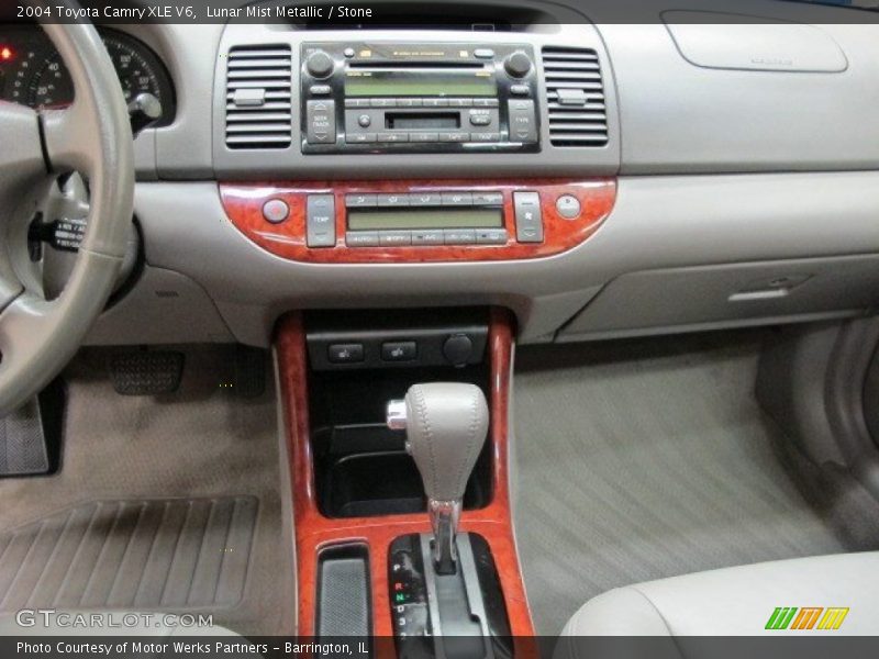 Lunar Mist Metallic / Stone 2004 Toyota Camry XLE V6