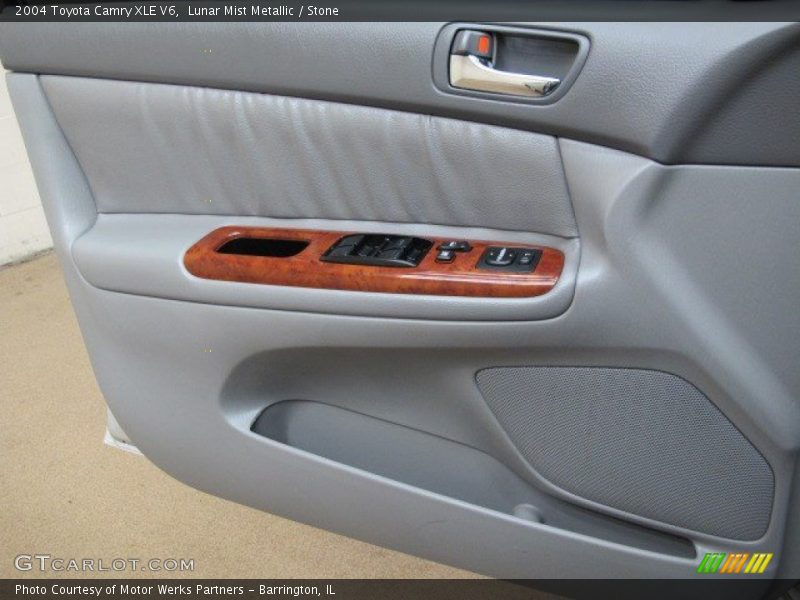 Lunar Mist Metallic / Stone 2004 Toyota Camry XLE V6