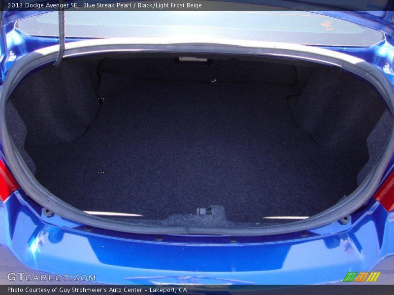 Blue Streak Pearl / Black/Light Frost Beige 2013 Dodge Avenger SE