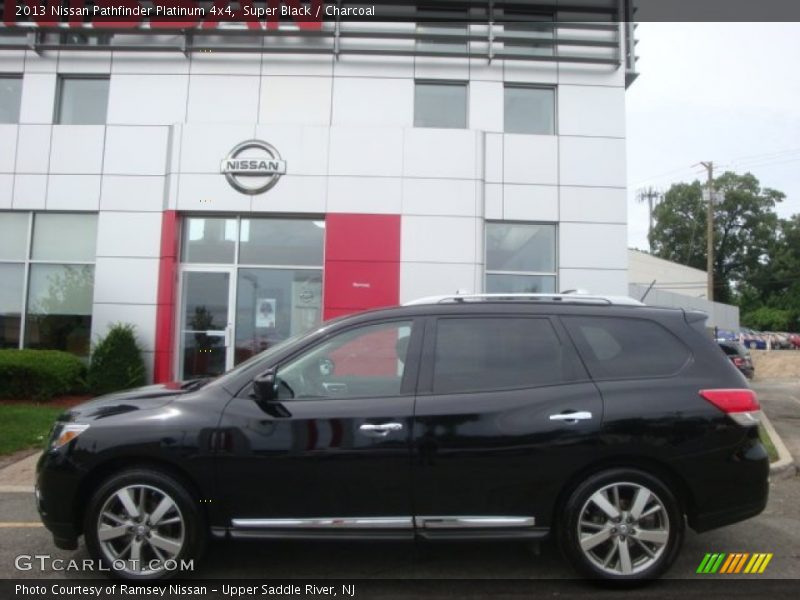 Super Black / Charcoal 2013 Nissan Pathfinder Platinum 4x4