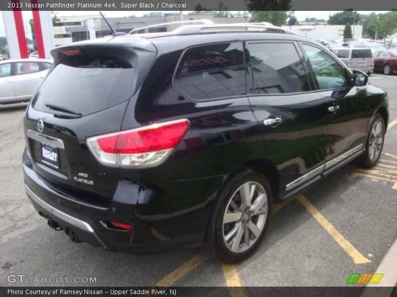 Super Black / Charcoal 2013 Nissan Pathfinder Platinum 4x4