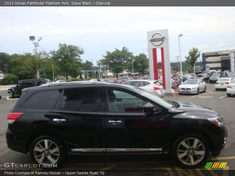 Super Black / Charcoal 2013 Nissan Pathfinder Platinum 4x4