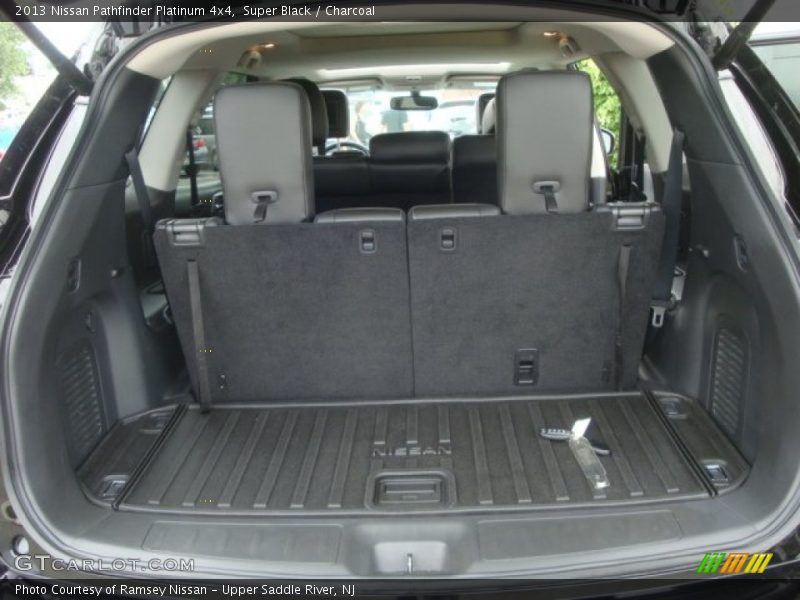 Super Black / Charcoal 2013 Nissan Pathfinder Platinum 4x4