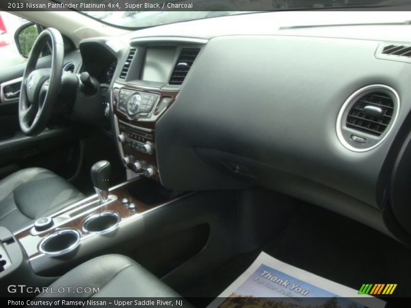 Super Black / Charcoal 2013 Nissan Pathfinder Platinum 4x4