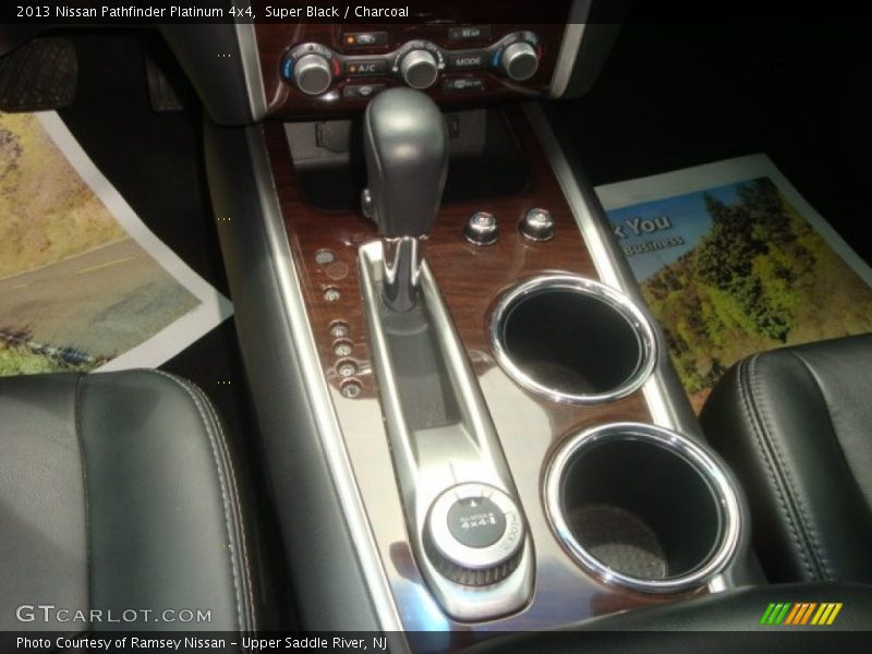 Super Black / Charcoal 2013 Nissan Pathfinder Platinum 4x4