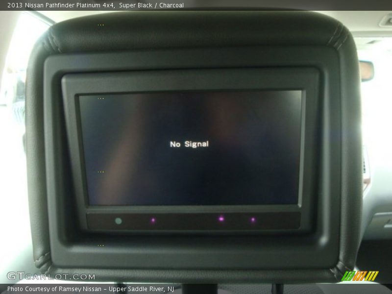 Super Black / Charcoal 2013 Nissan Pathfinder Platinum 4x4