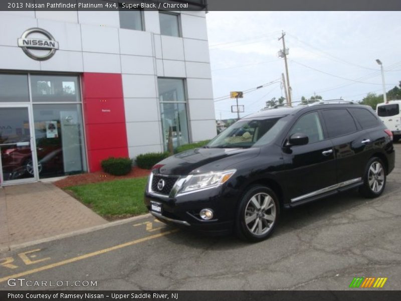 Super Black / Charcoal 2013 Nissan Pathfinder Platinum 4x4