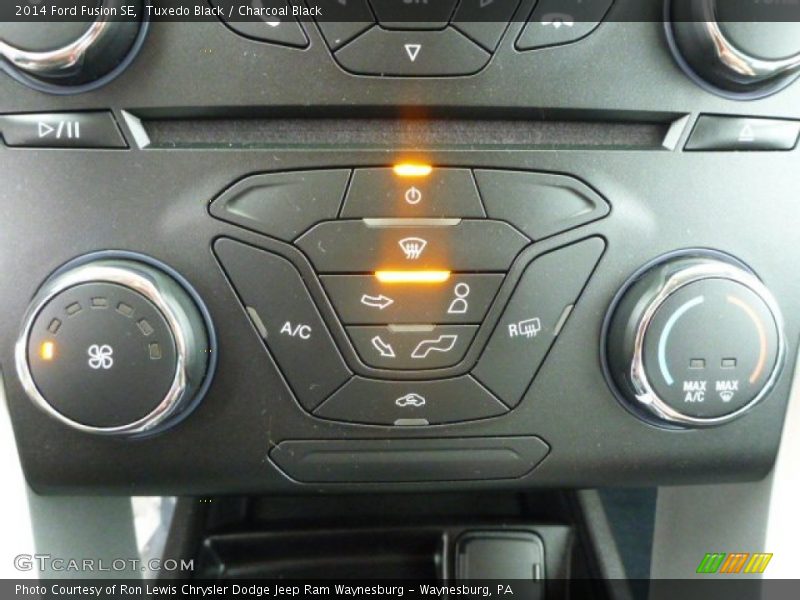 Tuxedo Black / Charcoal Black 2014 Ford Fusion SE