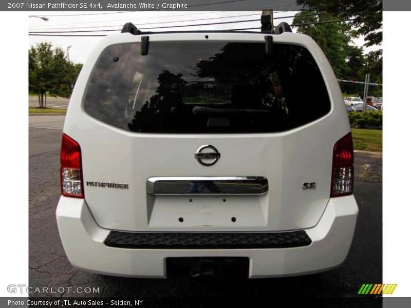 Avalanche White / Graphite 2007 Nissan Pathfinder SE 4x4