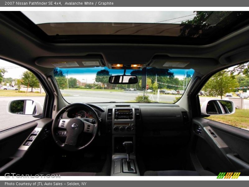 Avalanche White / Graphite 2007 Nissan Pathfinder SE 4x4
