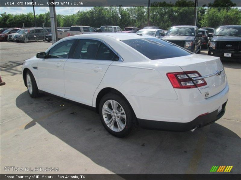 Oxford White / Dune 2014 Ford Taurus SEL