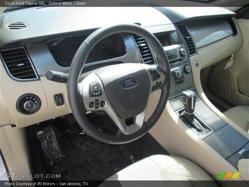 Oxford White / Dune 2014 Ford Taurus SEL