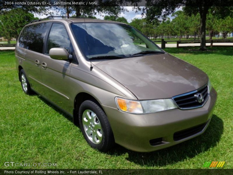 Front 3/4 View of 2004 Odyssey EX-L