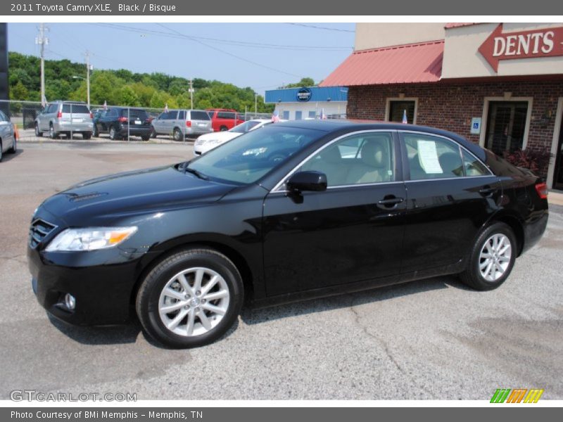 Black / Bisque 2011 Toyota Camry XLE